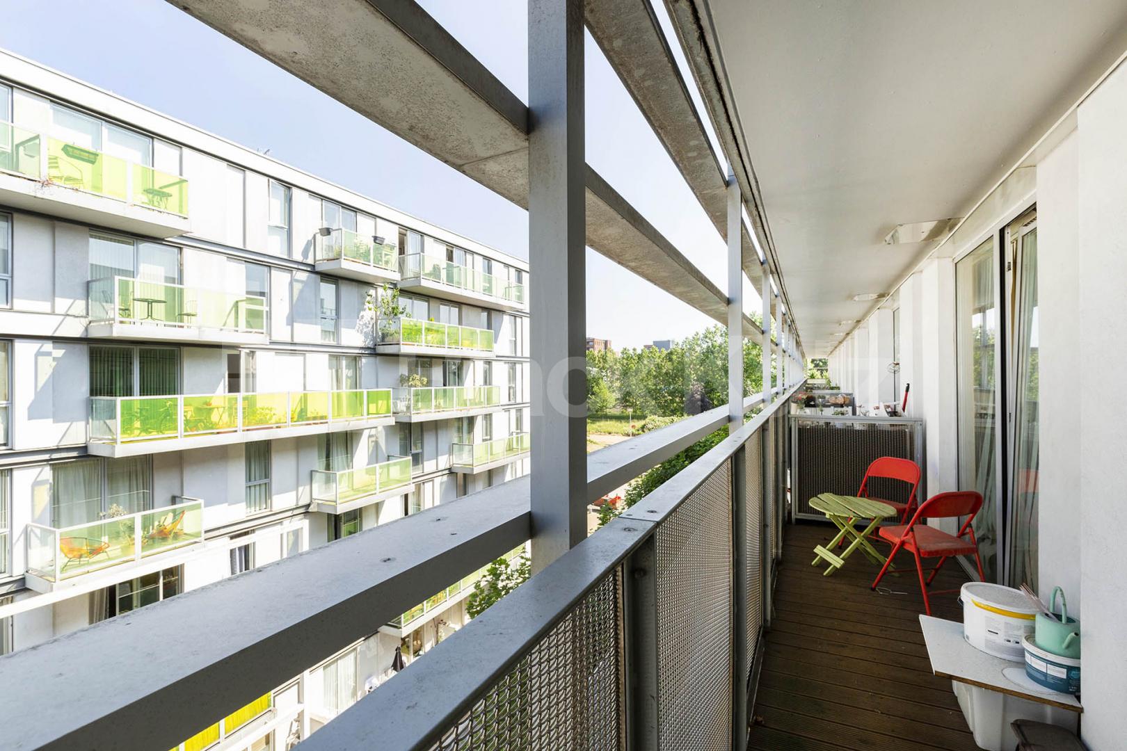 Located within a new development is this large studio with a balcony  Blake Building, New River Village, Crouch End / Hornsey